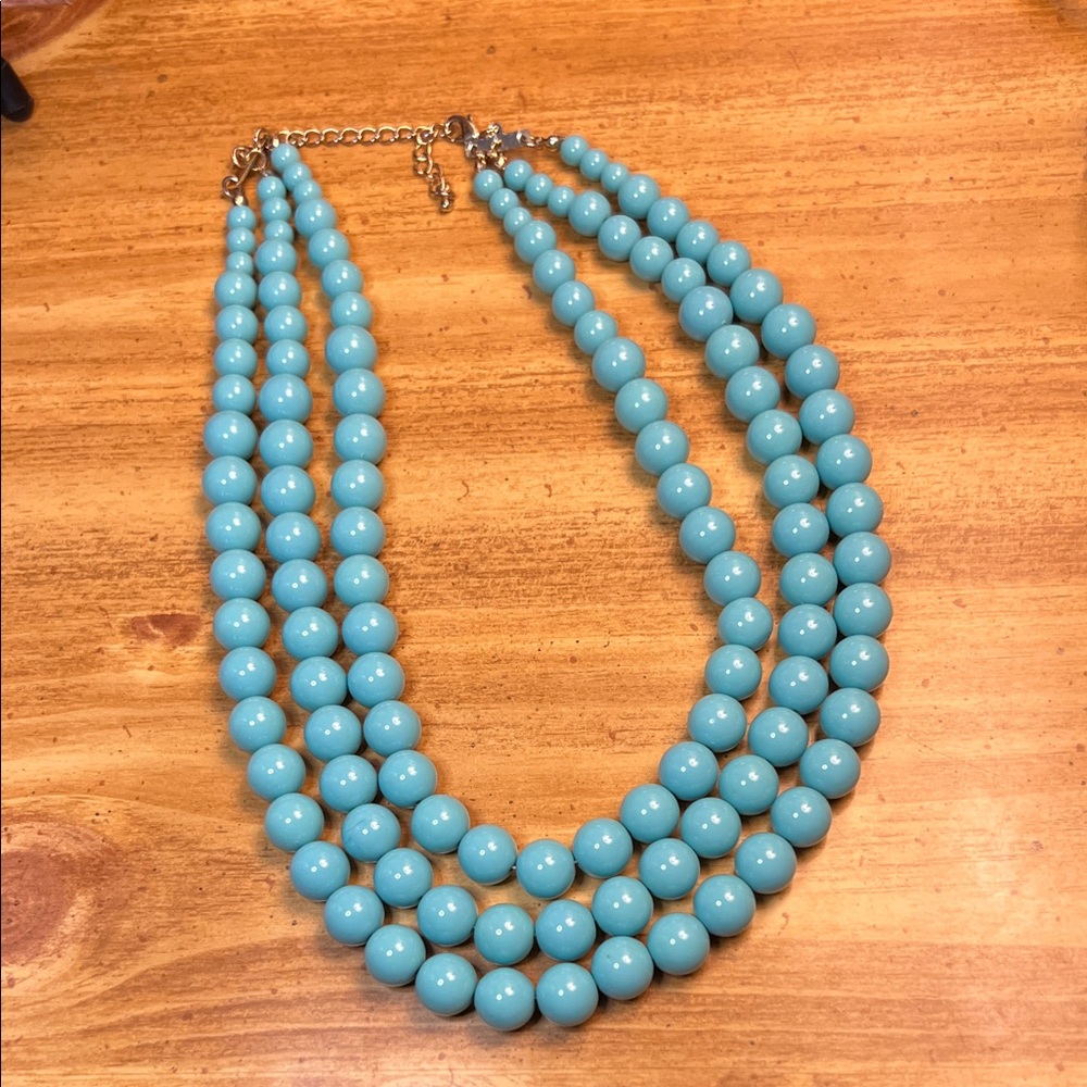 Elegant Turquoise Beaded Necklace